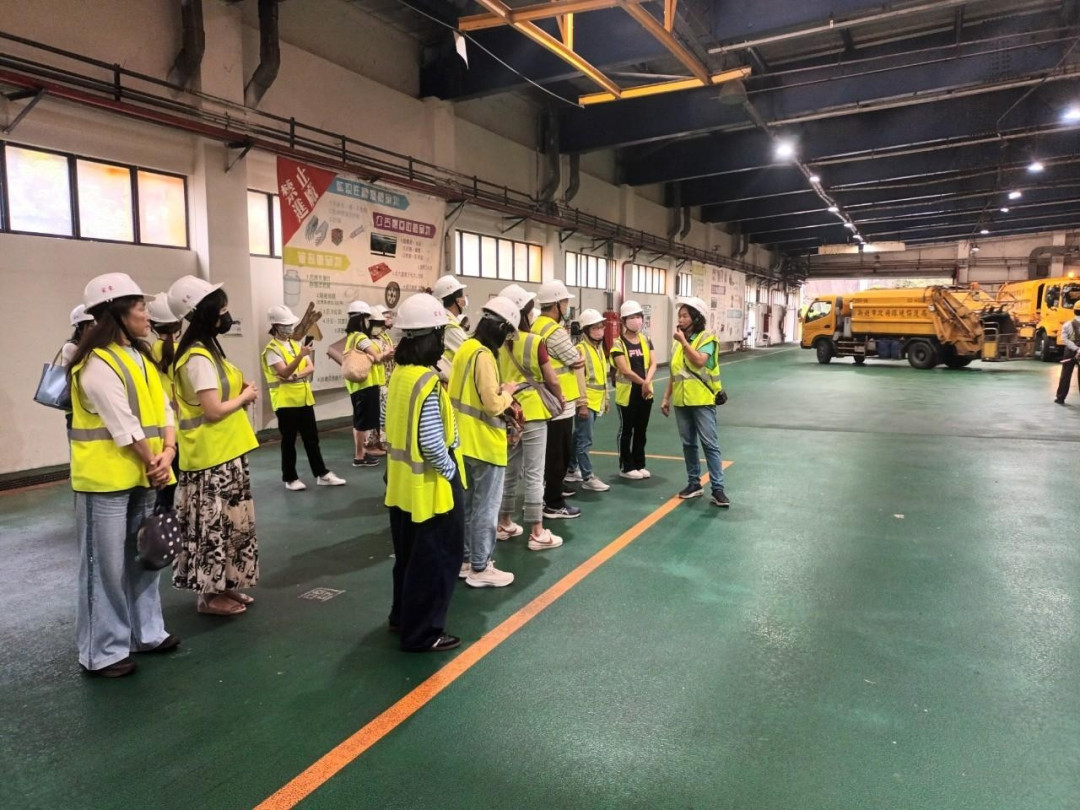 廠區導覽解說－垃圾傾卸平台