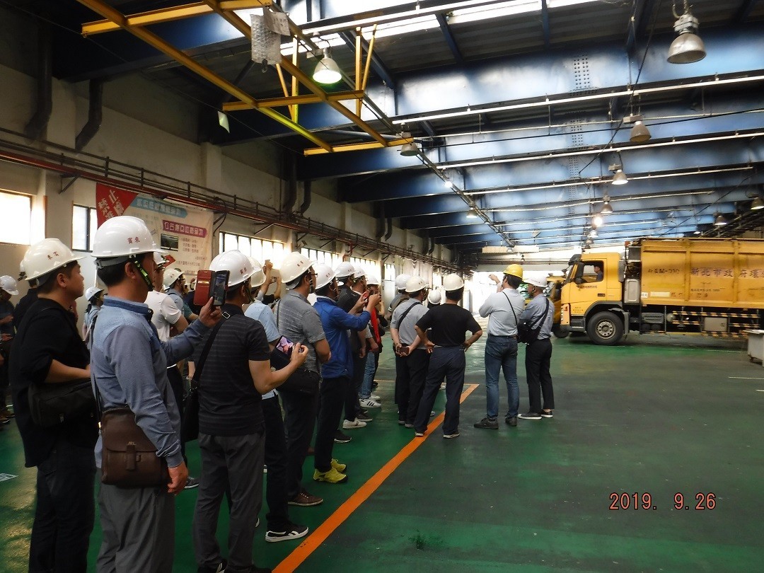 現場參觀-垃圾傾卸平台