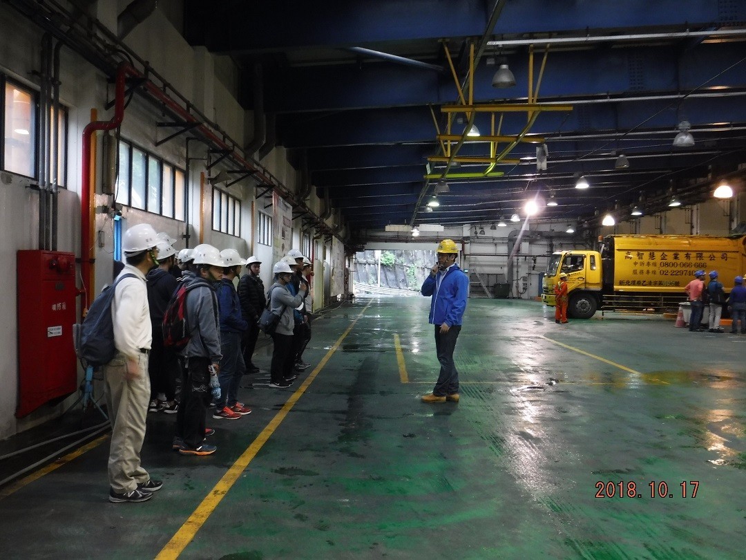 現場參觀-垃圾傾卸平台