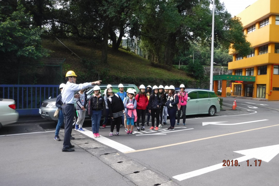 現場參觀-廢氣監測看板